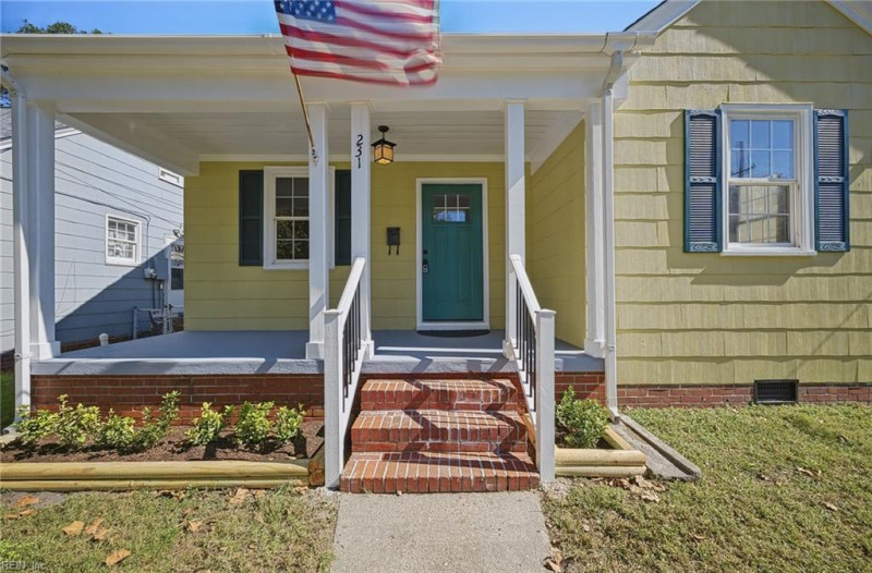 Photo 5 of 39 residential for sale in Portsmouth virginia