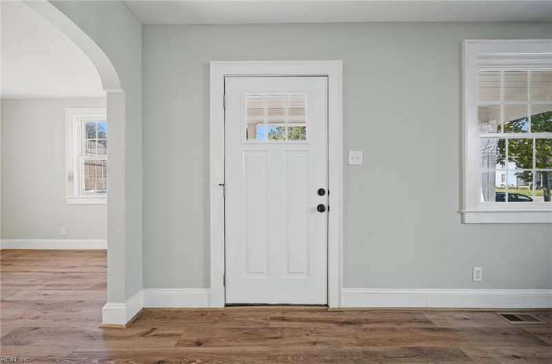 Photo 7 of 39 residential for sale in Portsmouth virginia