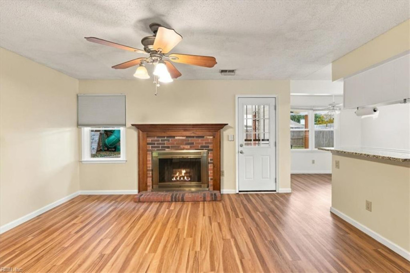 Photo 11 of 36 residential for sale in Virginia Beach virginia