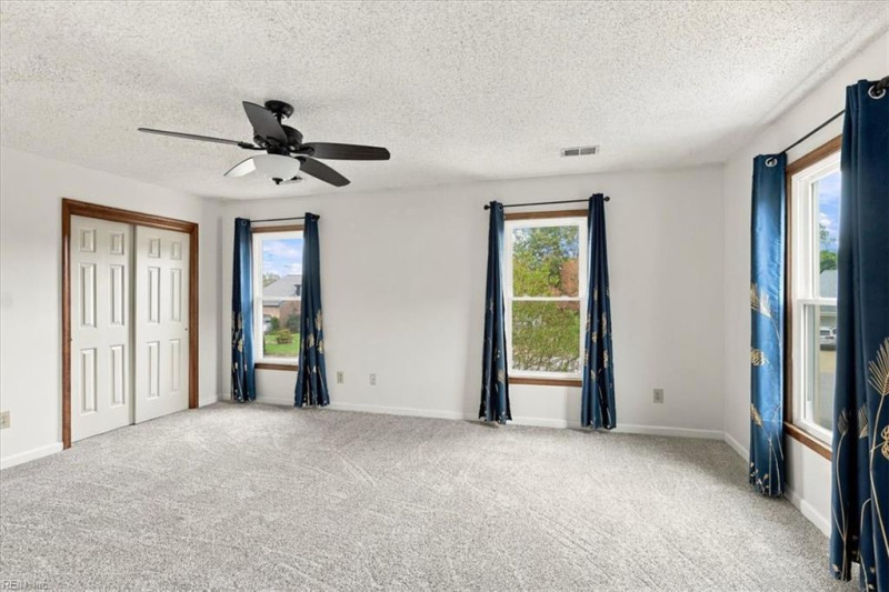 Photo 14 of 36 residential for sale in Virginia Beach virginia