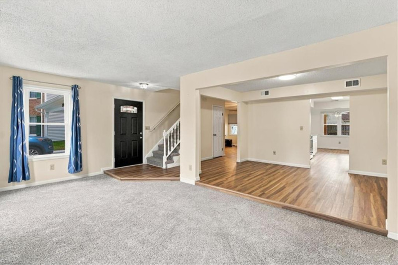 Photo 4 of 36 residential for sale in Virginia Beach virginia