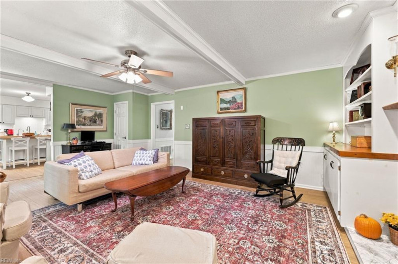 Photo 10 of 50 residential for sale in Chesapeake virginia