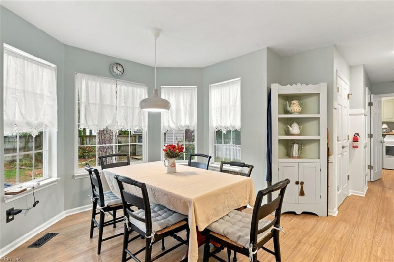Photo 18 of 50 residential for sale in Chesapeake virginia