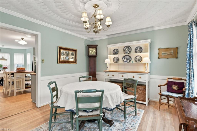 Photo 19 of 50 residential for sale in Chesapeake virginia