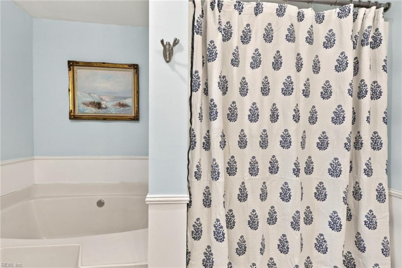 Photo 36 of 50 residential for sale in Chesapeake virginia