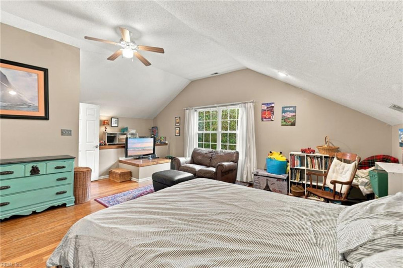 Photo 37 of 50 residential for sale in Chesapeake virginia