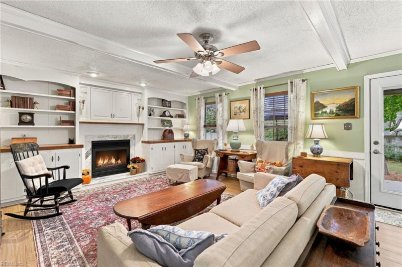 Photo 6 of 50 residential for sale in Chesapeake virginia