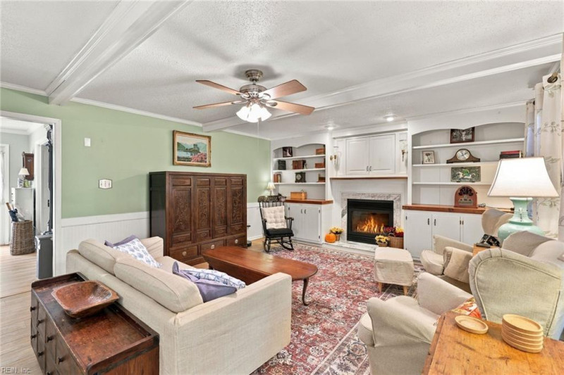 Photo 7 of 50 residential for sale in Chesapeake virginia