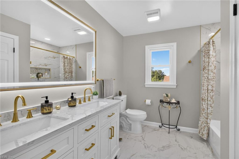 Photo 18 of 33 residential for sale in Virginia Beach virginia