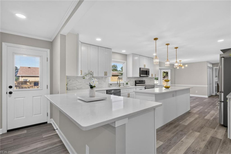 Photo 7 of 33 residential for sale in Virginia Beach virginia