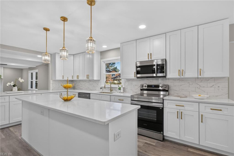 Photo 8 of 33 residential for sale in Virginia Beach virginia