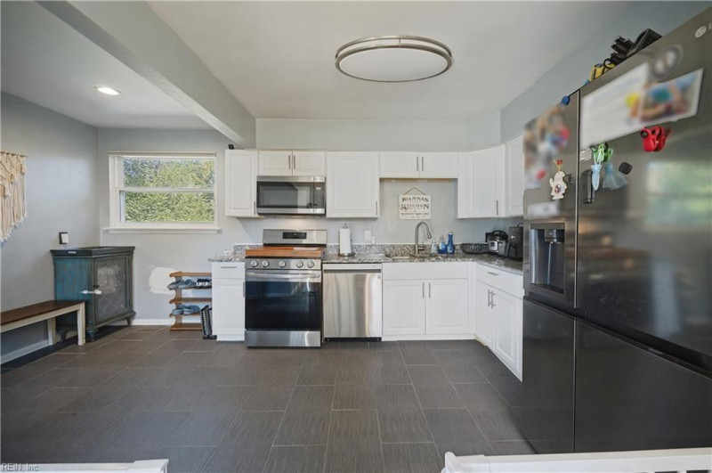 Photo 11 of 27 residential for sale in Norfolk virginia