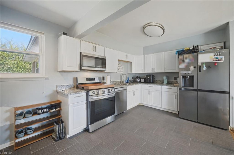 Photo 13 of 27 residential for sale in Norfolk virginia
