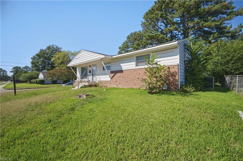 Photo 3 of 27 residential for sale in Norfolk virginia