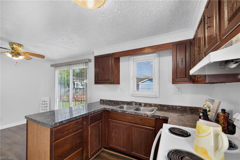 Photo 10 of 23 residential for sale in Virginia Beach virginia