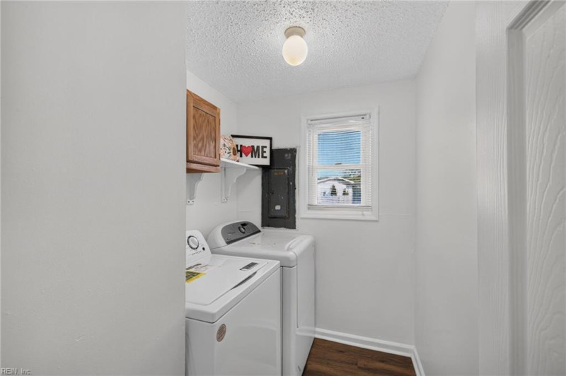 Photo 11 of 23 residential for sale in Virginia Beach virginia