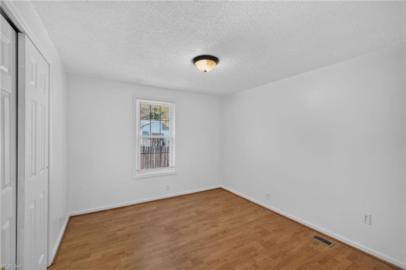 Photo 12 of 23 residential for sale in Virginia Beach virginia