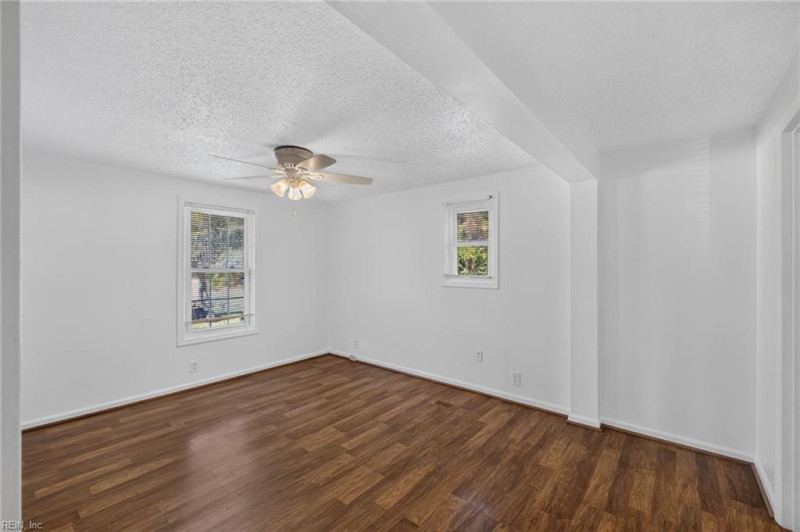 Photo 14 of 23 residential for sale in Virginia Beach virginia