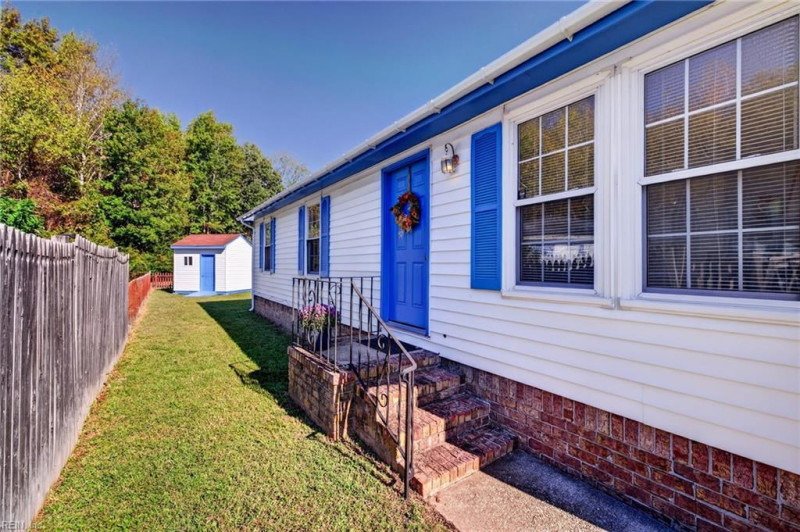 Photo 3 of 23 residential for sale in Virginia Beach virginia