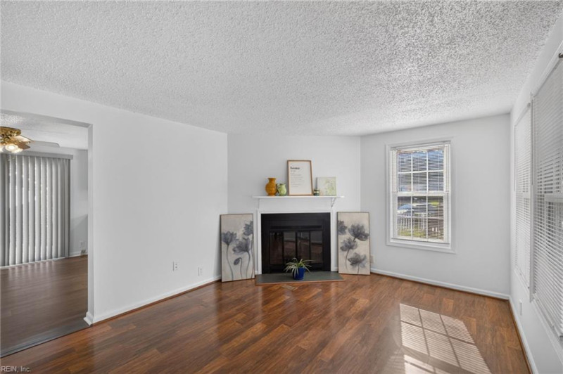 Photo 5 of 23 residential for sale in Virginia Beach virginia