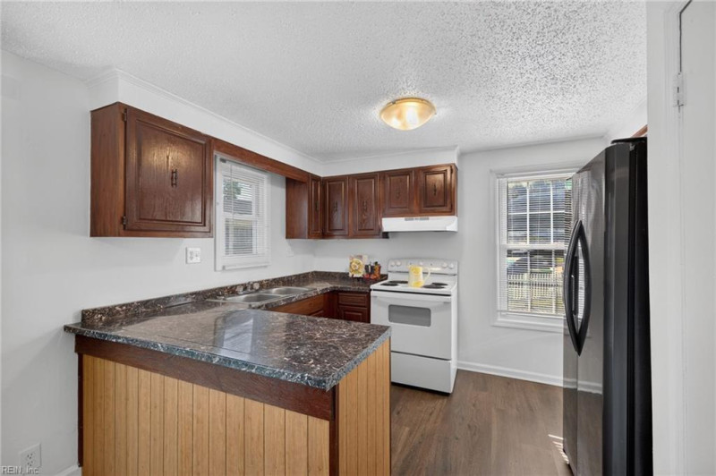 Photo 8 of 23 residential for sale in Virginia Beach virginia