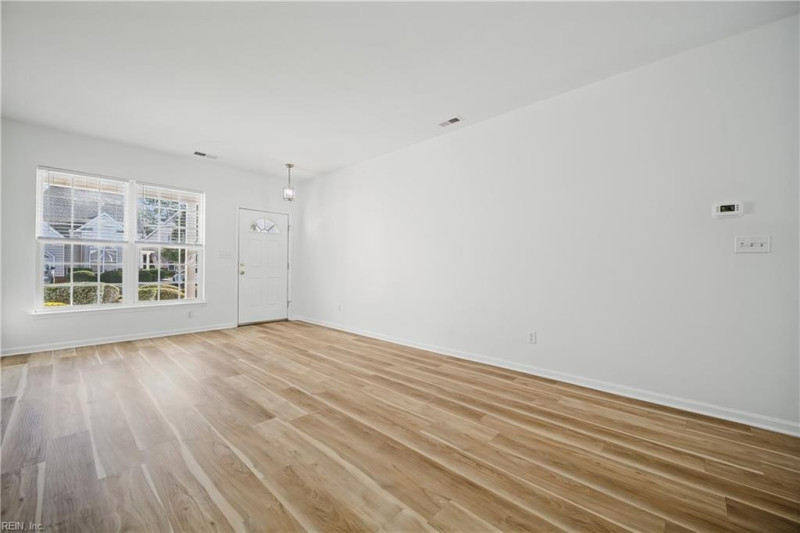 Photo 4 of 41 residential for sale in Virginia Beach virginia
