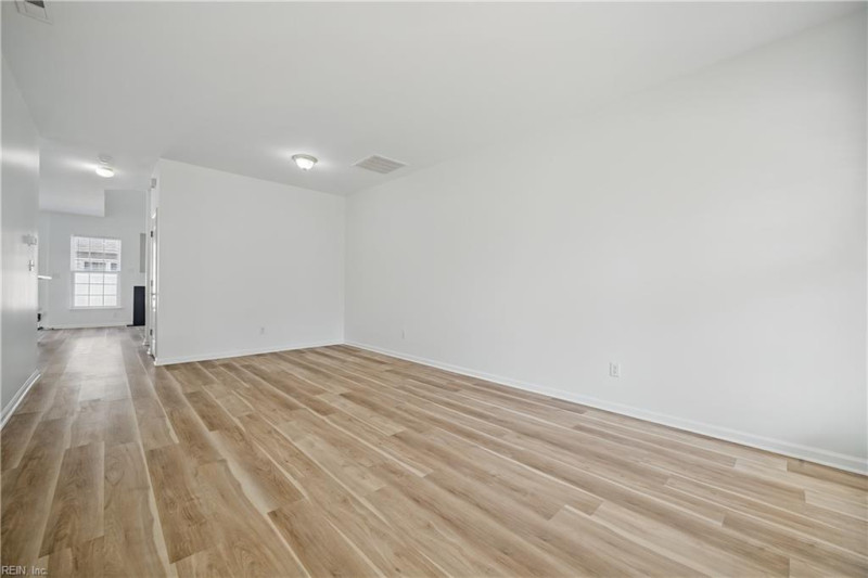 Photo 6 of 41 residential for sale in Virginia Beach virginia