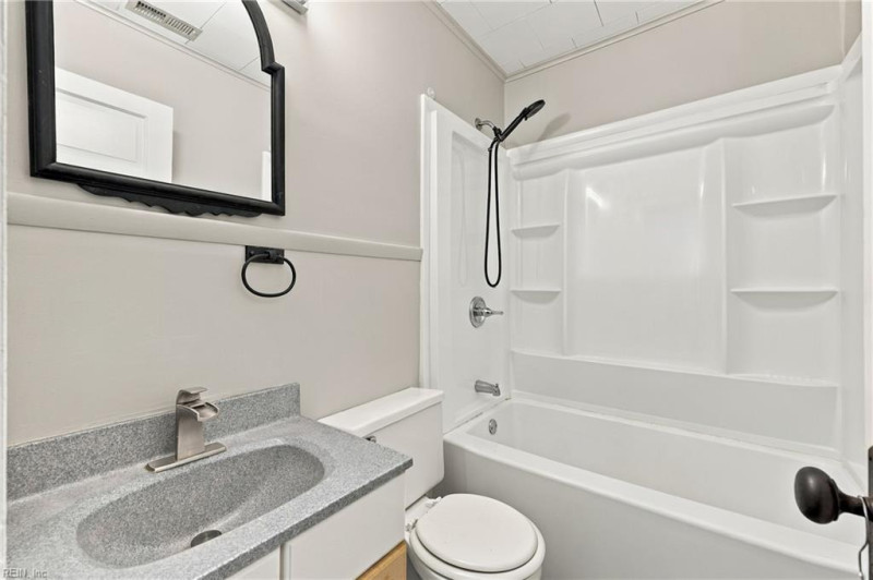 Photo 14 of 32 residential for sale in Elizabeth City virginia