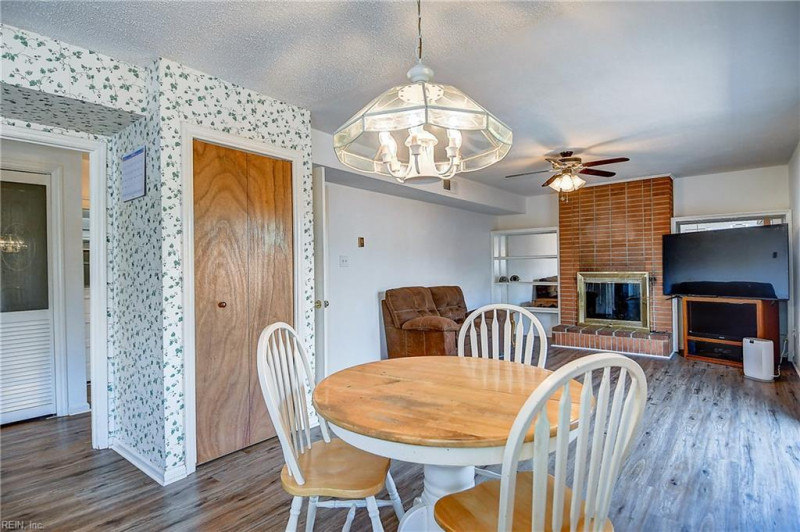 Photo 13 of 48 residential for sale in Virginia Beach virginia
