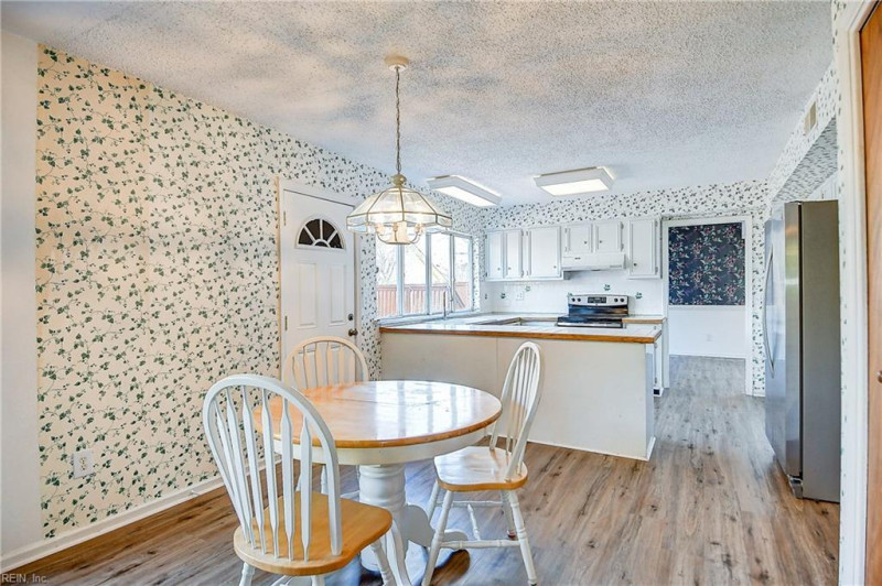 Photo 14 of 48 residential for sale in Virginia Beach virginia