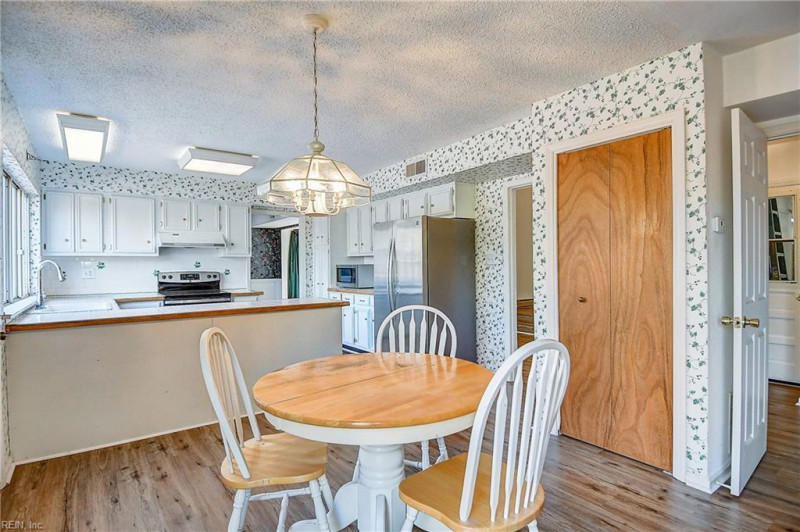 Photo 15 of 48 residential for sale in Virginia Beach virginia