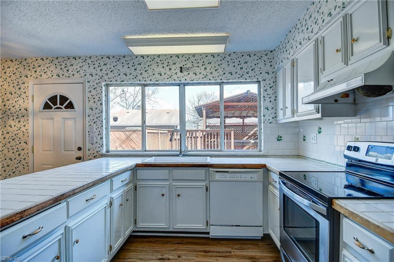 Photo 19 of 48 residential for sale in Virginia Beach virginia