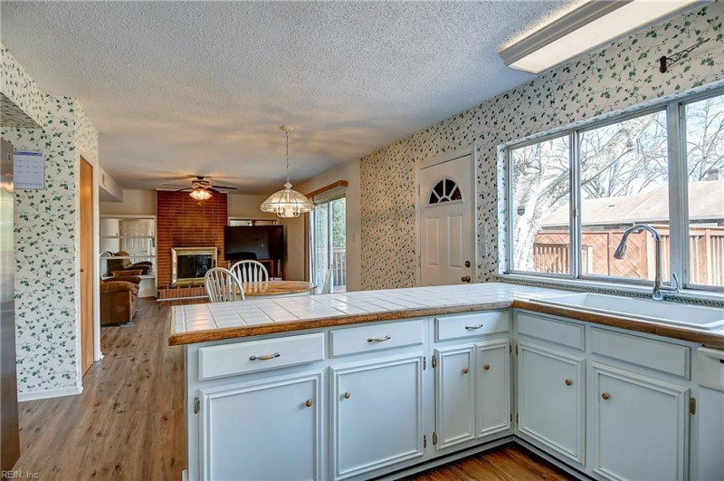 Photo 20 of 48 residential for sale in Virginia Beach virginia