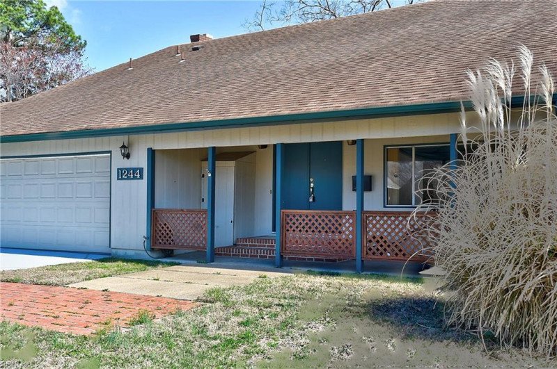 Photo 3 of 48 residential for sale in Virginia Beach virginia
