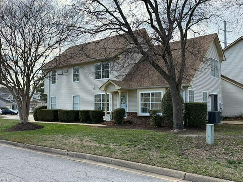 Photo 2 of 17 residential for sale in Chesapeake virginia