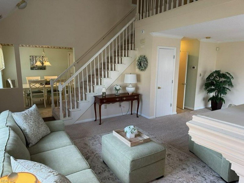 Photo 4 of 17 residential for sale in Chesapeake virginia