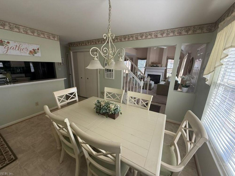 Photo 7 of 17 residential for sale in Chesapeake virginia