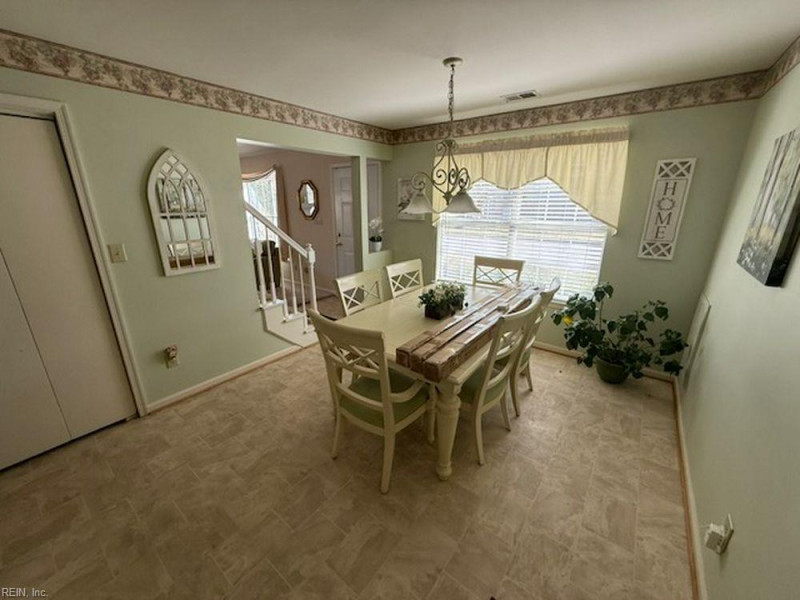Photo 8 of 17 residential for sale in Chesapeake virginia