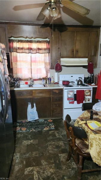Photo 10 of 25 residential for sale in Hampton virginia