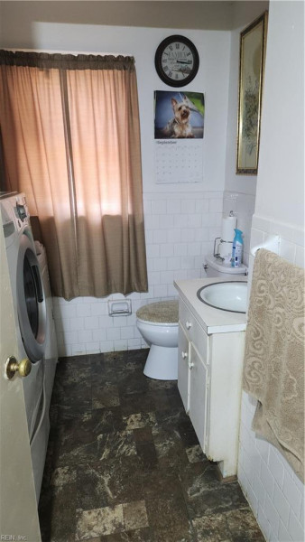 Photo 11 of 25 residential for sale in Hampton virginia