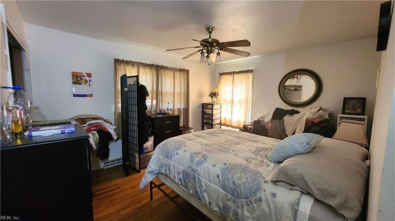 Photo 16 of 25 residential for sale in Hampton virginia