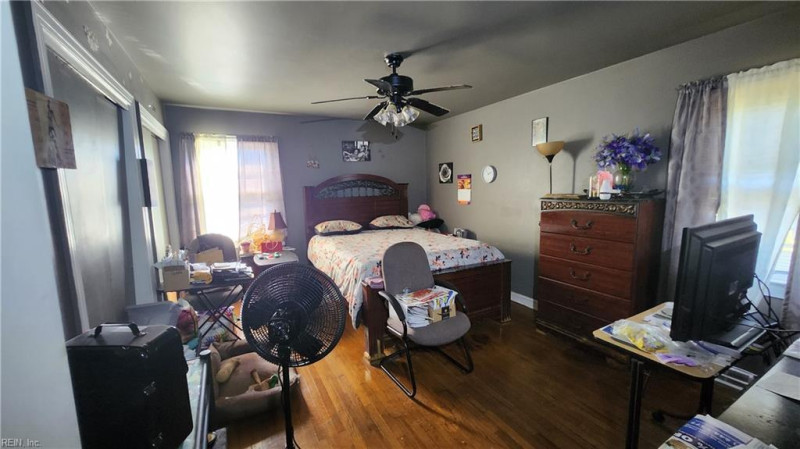 Photo 17 of 25 residential for sale in Hampton virginia