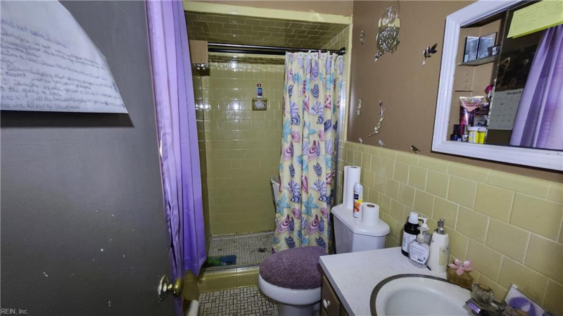 Photo 18 of 25 residential for sale in Hampton virginia