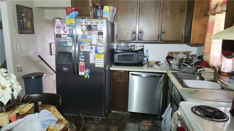 Photo 9 of 25 residential for sale in Hampton virginia