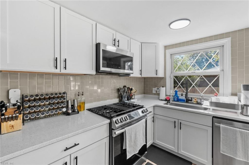 Photo 17 of 42 residential for sale in Newport News virginia