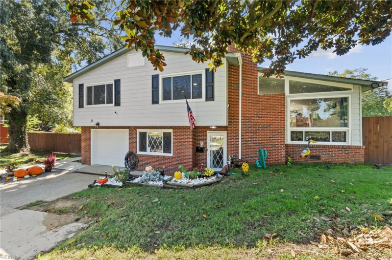 Photo 4 of 42 residential for sale in Newport News virginia