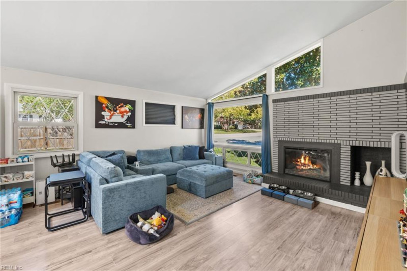 Photo 8 of 42 residential for sale in Newport News virginia