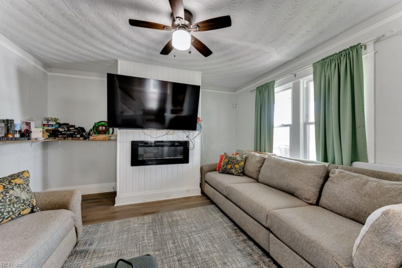 Photo 4 of 28 residential for sale in Norfolk virginia
