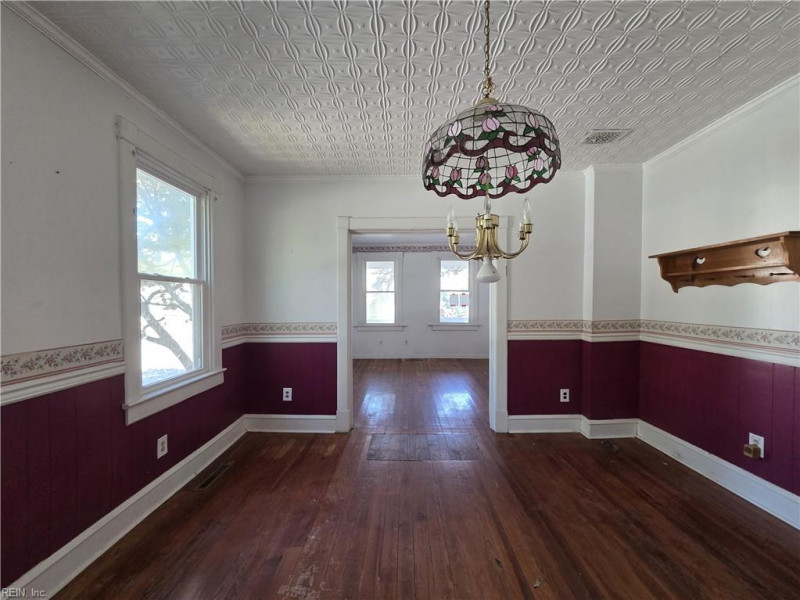 Photo 11 of 42 residential for sale in Hampton virginia