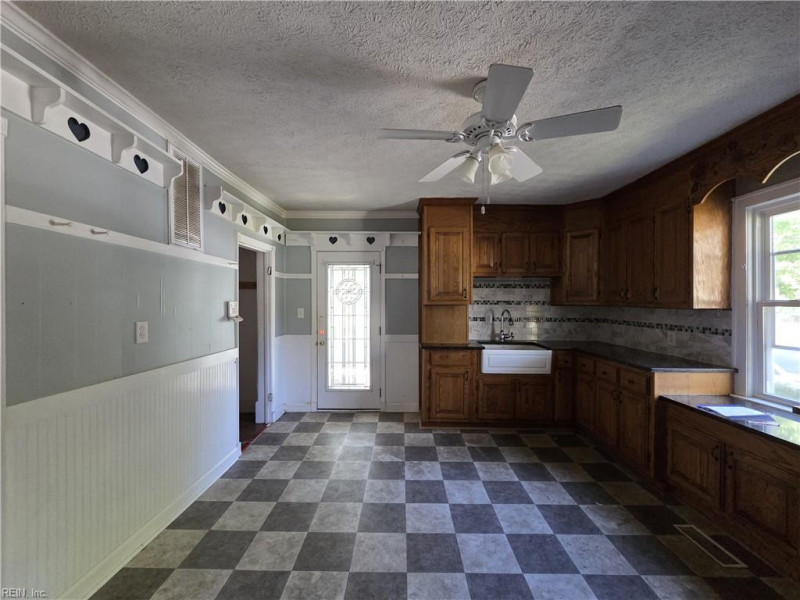 Photo 15 of 42 residential for sale in Hampton virginia